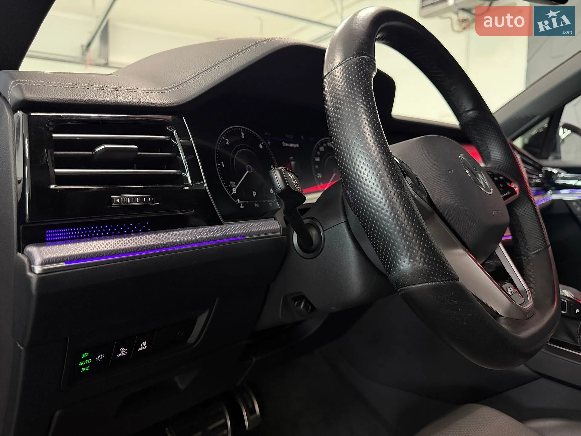 2021 Volkswagen Touareg - мініатюра 33