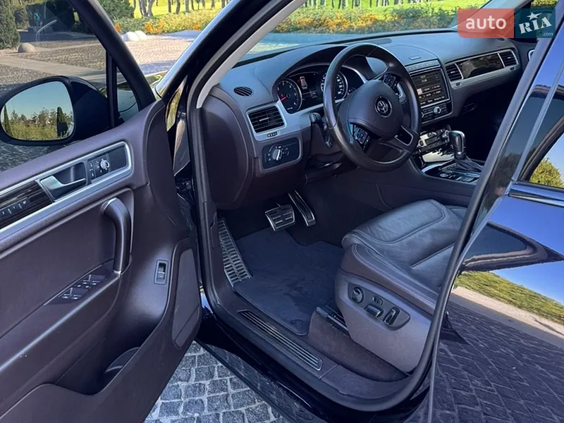 Volkswagen Touareg 2018 VIN WVGZZZ7PZJD012884 фото оголошення 8 з 43