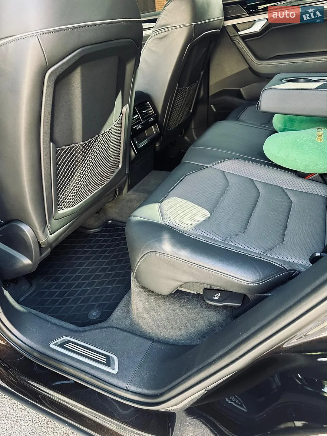 2019 Volkswagen Touareg - мініатюра 10