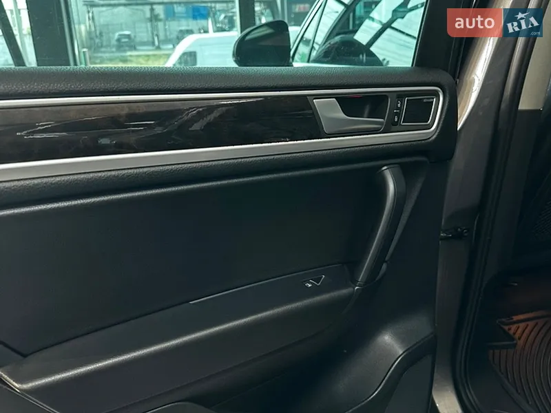 Volkswagen Touareg 2012 VIN WVGEP9BP4DD005115 фото оголошення 16 з 71