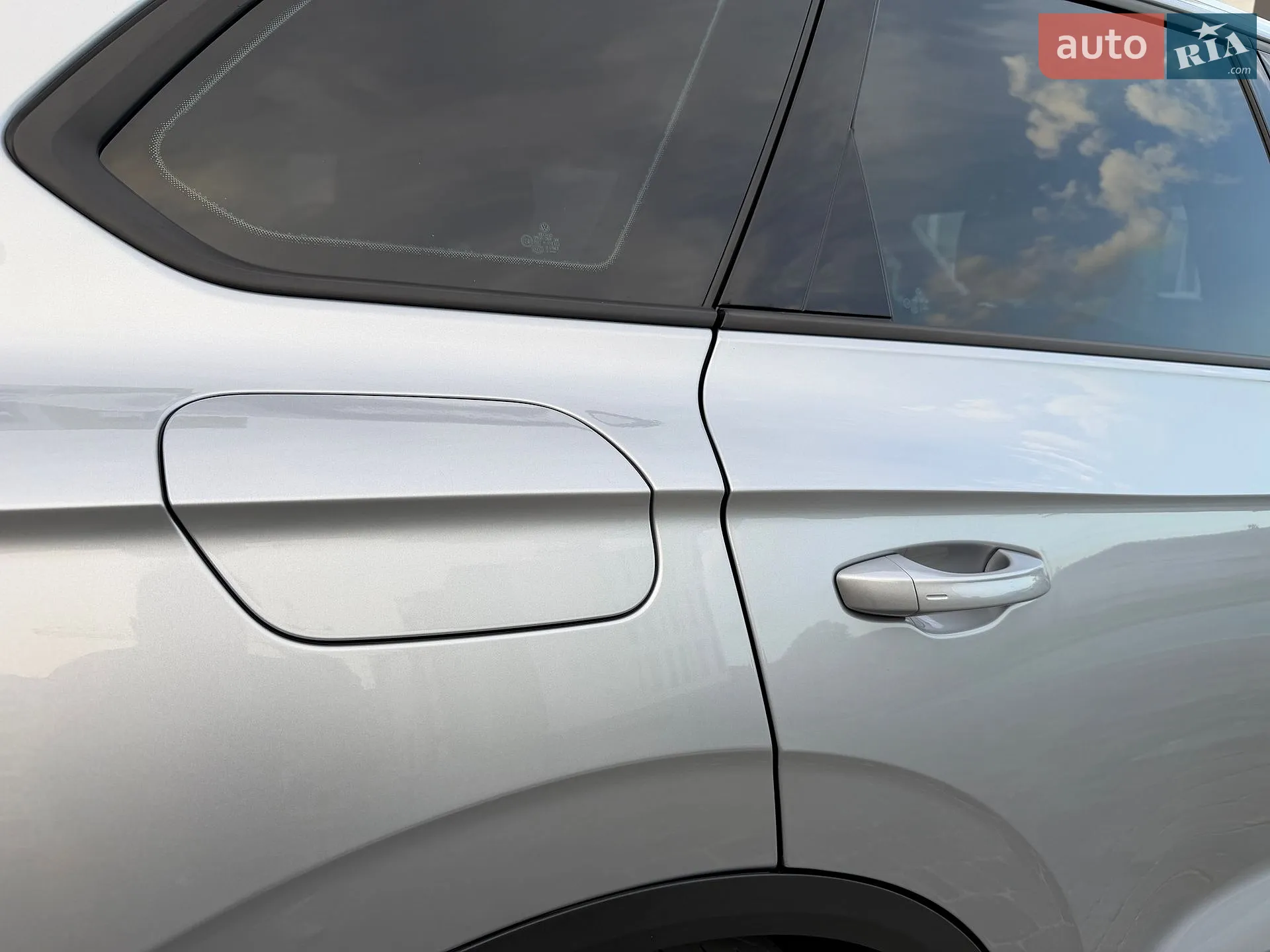 2020 Volkswagen Touareg - мініатюра 23