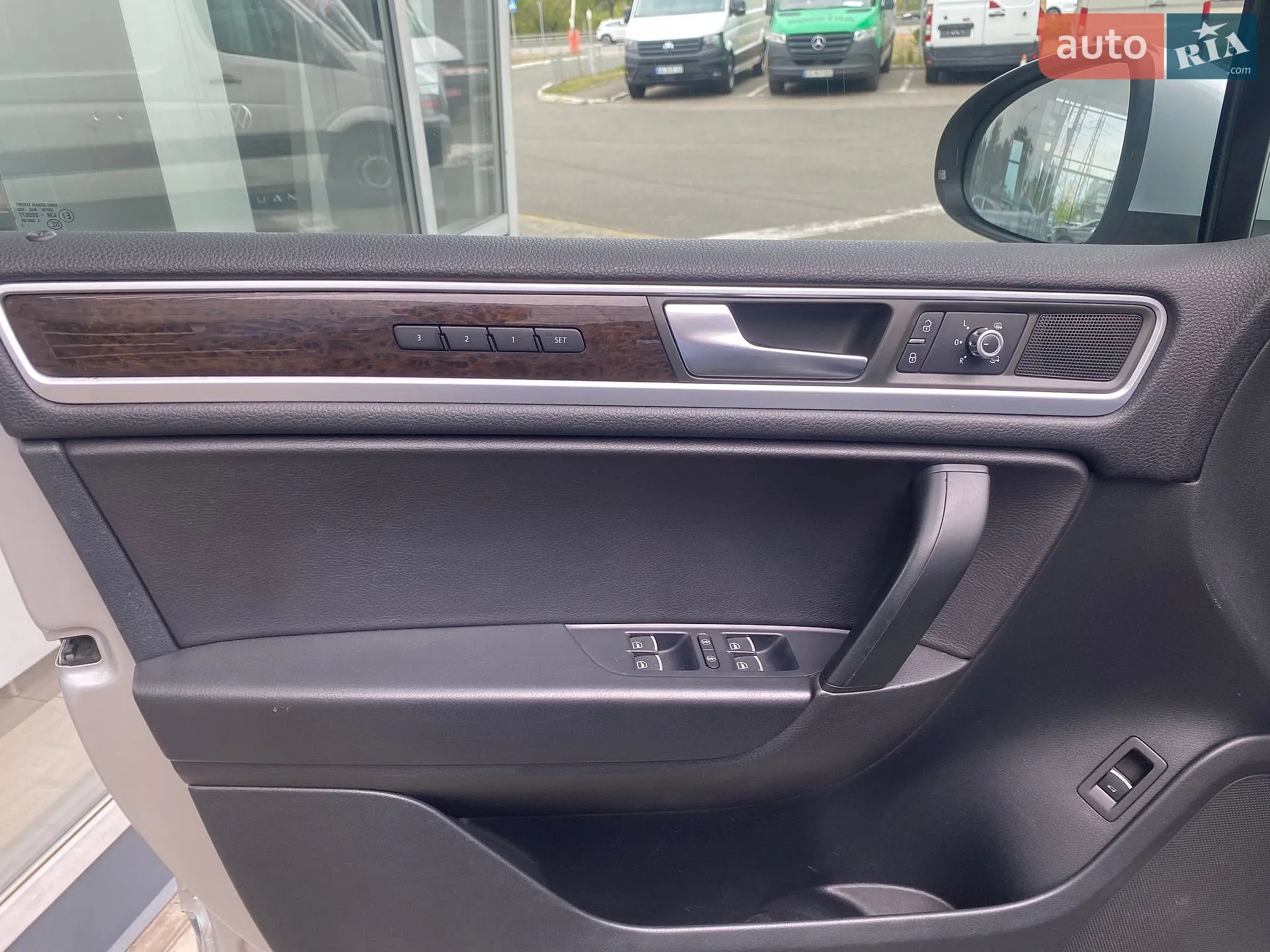 2012 Volkswagen Touareg - мініатюра 9