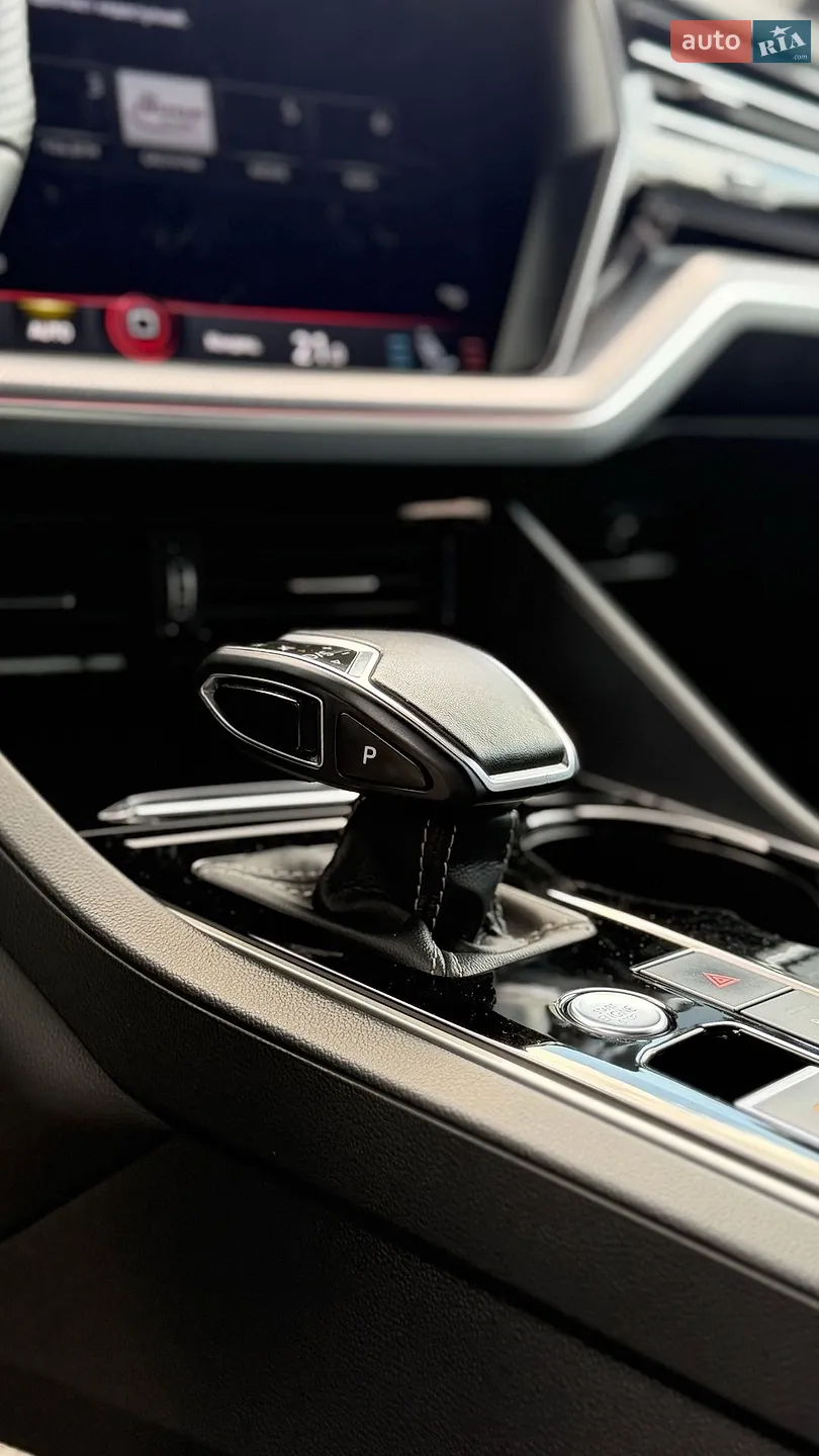 2022 Volkswagen Touareg - мініатюра 35