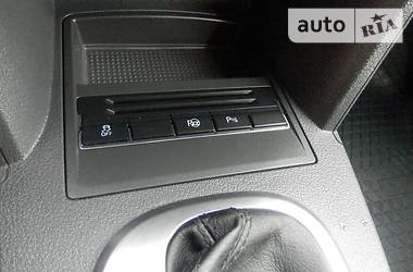 Минивэн Volkswagen Touran 2012 в 