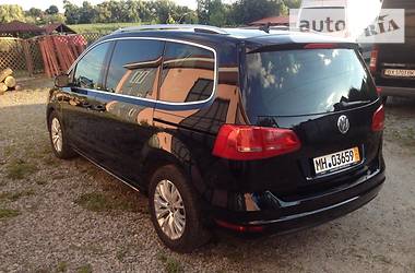 Минивэн Volkswagen Touran 2012 в 