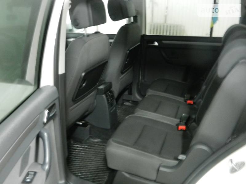 Мінівен Volkswagen Touran 2012 в Запоріжжі