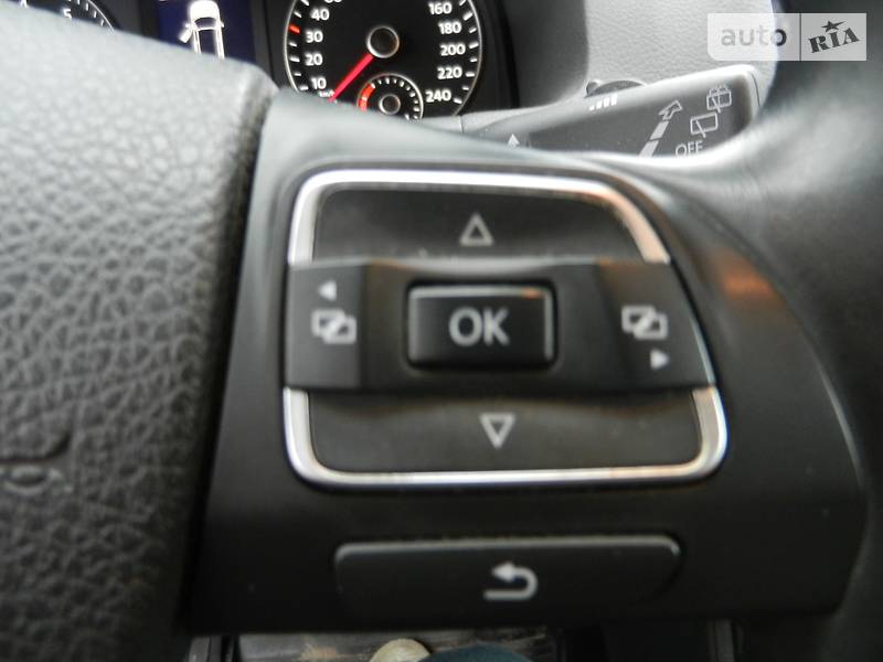 Мінівен Volkswagen Touran 2012 в Запоріжжі
