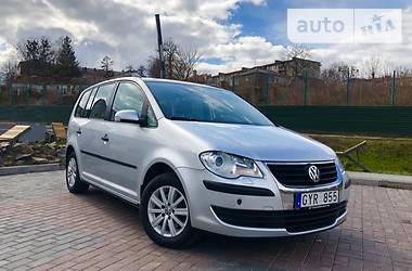 Минивэн Volkswagen Touran 2008 в Луцке