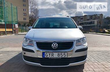 Минивэн Volkswagen Touran 2008 в Луцке