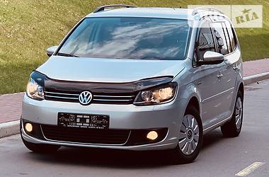 Внедорожник / Кроссовер Volkswagen Touran 2014 в Одессе