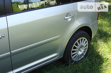 Універсал Volkswagen Touran 2004 в 