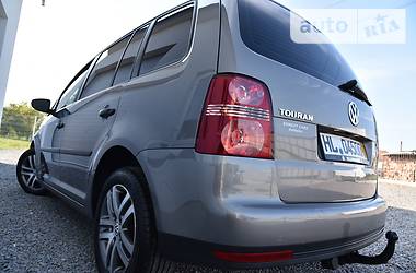 Минивэн Volkswagen Touran 2011 в Дрогобыче