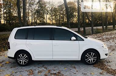 Мінівен Volkswagen Touran 2009 в Львові