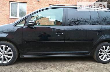 Мінівен Volkswagen Touran 2010 в Охтирці