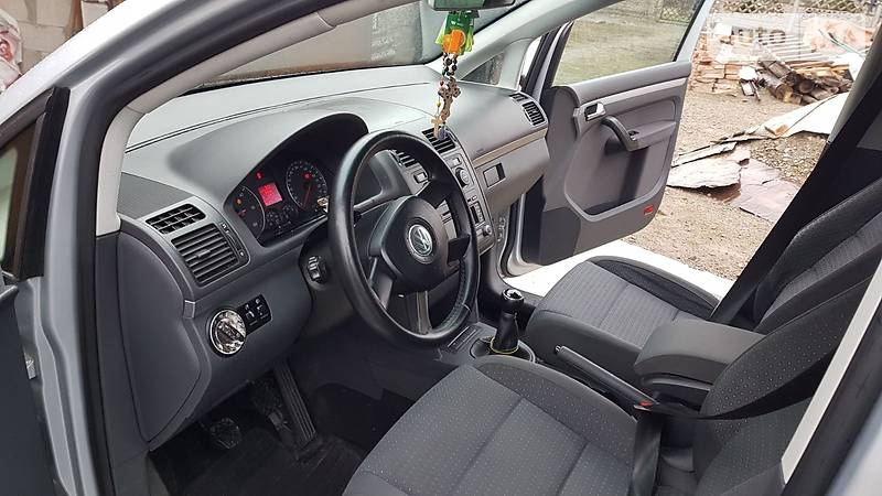 Мінівен Volkswagen Touran 2006 в Івано-Франківську