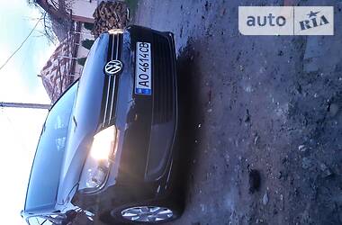 Седан Volkswagen Touran 2013 в 