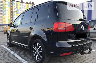 Мінівен Volkswagen Touran 2011 в 
