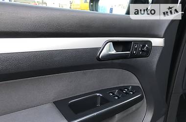 Мінівен Volkswagen Touran 2011 в 