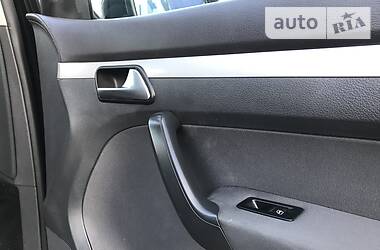 Мінівен Volkswagen Touran 2011 в 
