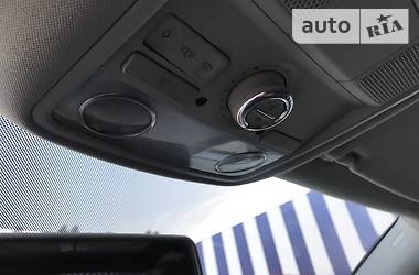 Мінівен Volkswagen Touran 2011 в 