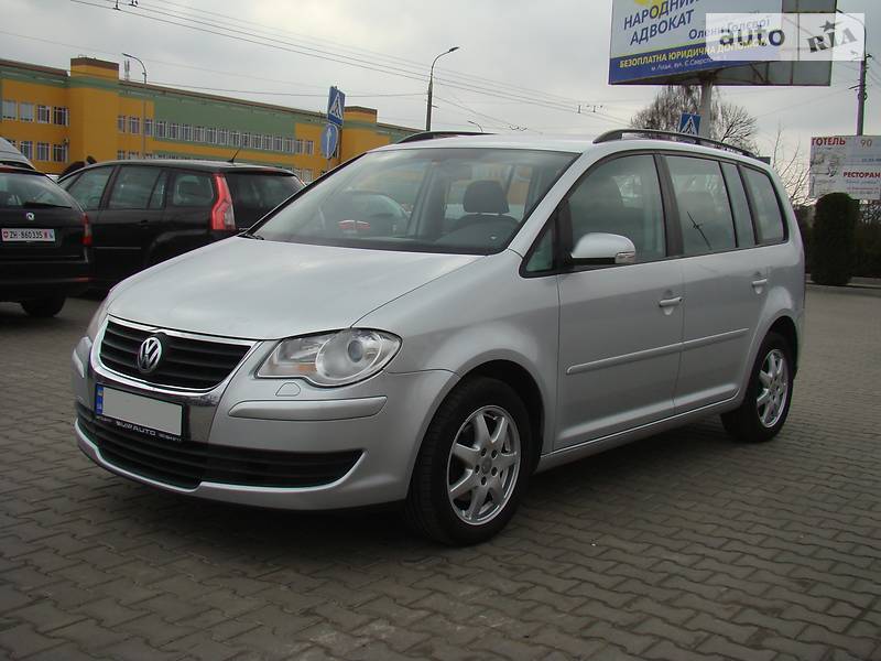 Мінівен Volkswagen Touran 2008 в Луцьку