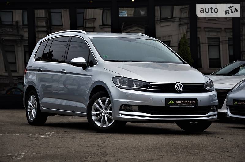 Мінівен Volkswagen Touran 2015 в 