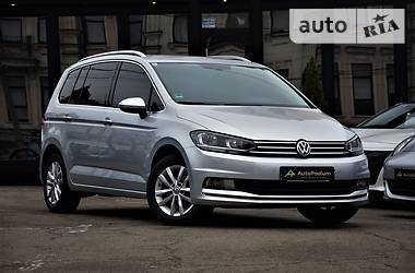 Мінівен Volkswagen Touran 2015 в 