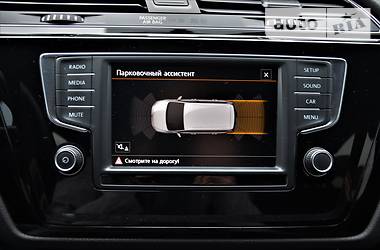 Мінівен Volkswagen Touran 2015 в 