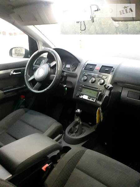 Мінівен Volkswagen Touran 2005 в Ужгороді