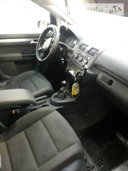 Мінівен Volkswagen Touran 2005 в Ужгороді