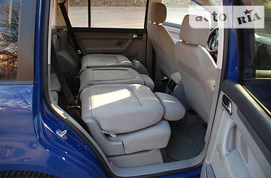 Седан Volkswagen Touran 2003 в 