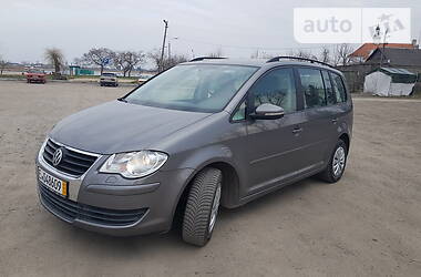 Мінівен Volkswagen Touran 2009 в  фото 7 Мінівен Volkswagen Touran 2009 в