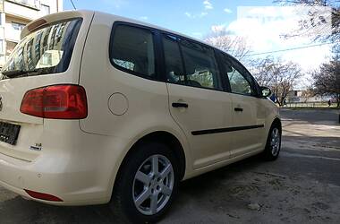 Мінівен Volkswagen Touran 2015 в 
