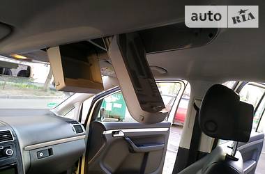 Мінівен Volkswagen Touran 2015 в 