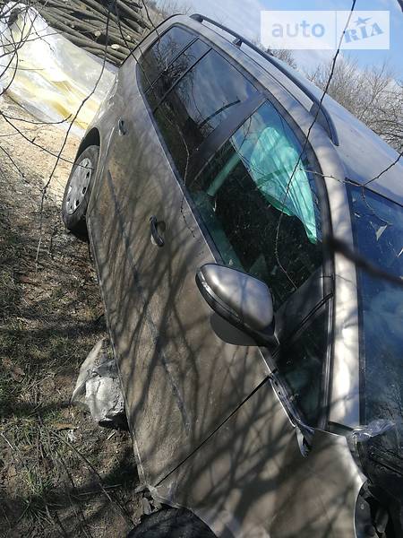 Мінівен Volkswagen Touran 2012 в Макарові фото 8 Мінівен Volkswagen Touran 2012 в Макарові