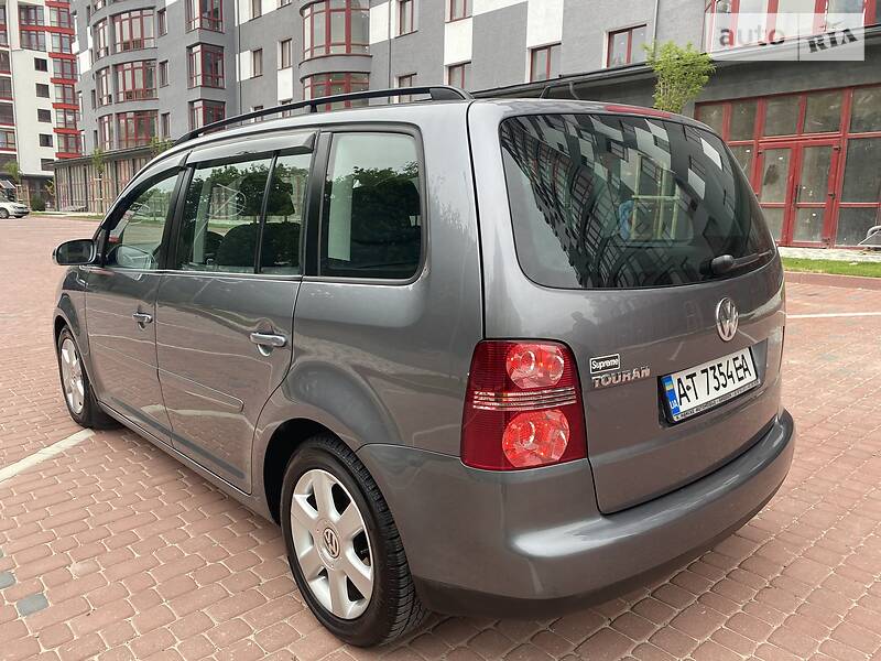 Універсал Volkswagen Touran 2006 в Івано-Франківську