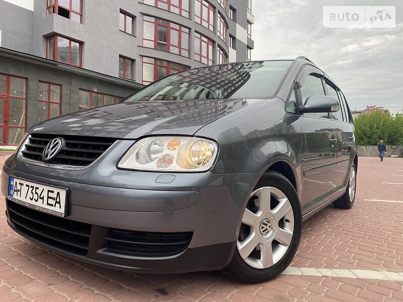 Універсал Volkswagen Touran 2006 в Івано-Франківську