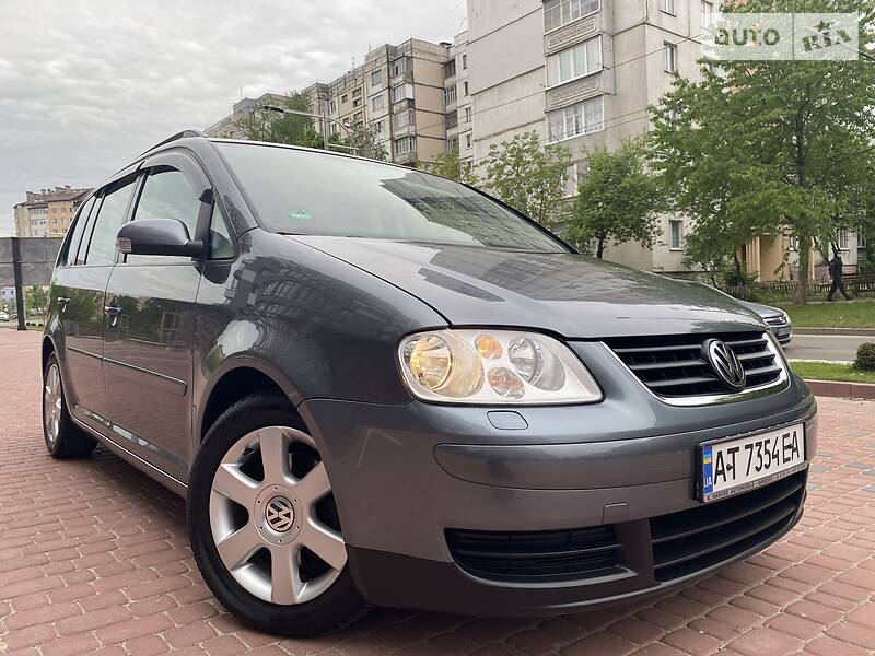 Універсал Volkswagen Touran 2006 в Івано-Франківську