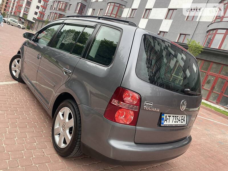 Універсал Volkswagen Touran 2006 в Івано-Франківську