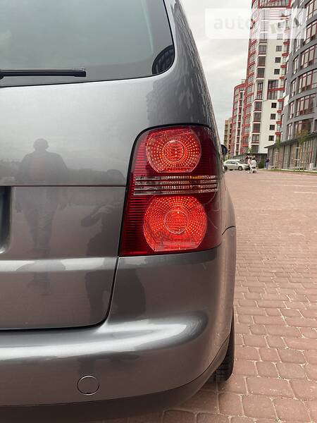 Універсал Volkswagen Touran 2006 в Івано-Франківську