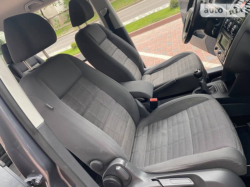 Універсал Volkswagen Touran 2006 в Івано-Франківську