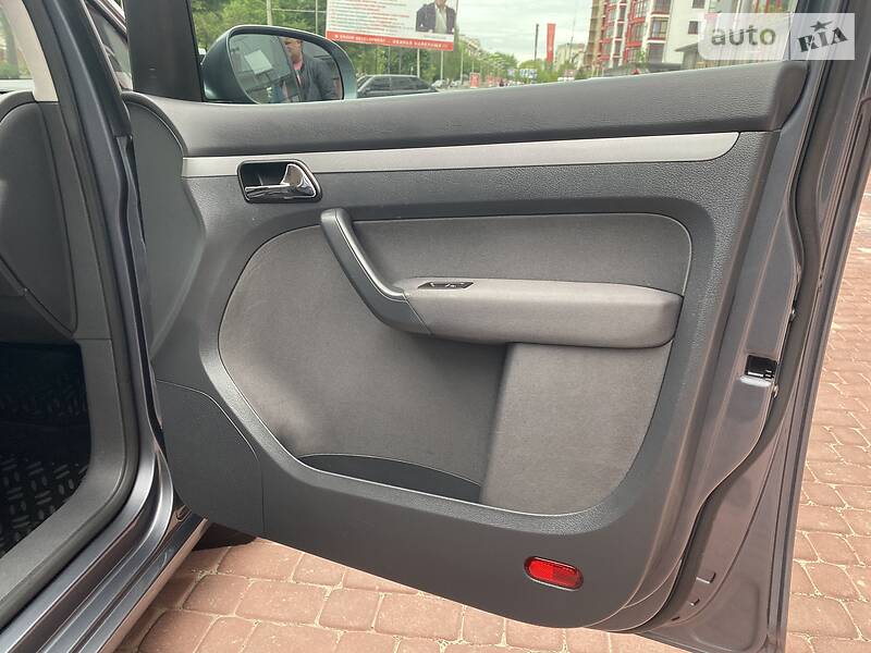 Універсал Volkswagen Touran 2006 в Івано-Франківську