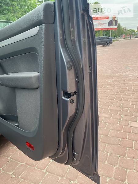 Універсал Volkswagen Touran 2006 в Івано-Франківську
