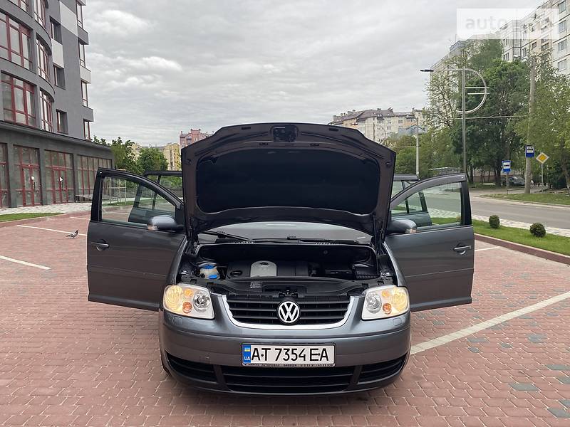 Універсал Volkswagen Touran 2006 в Івано-Франківську