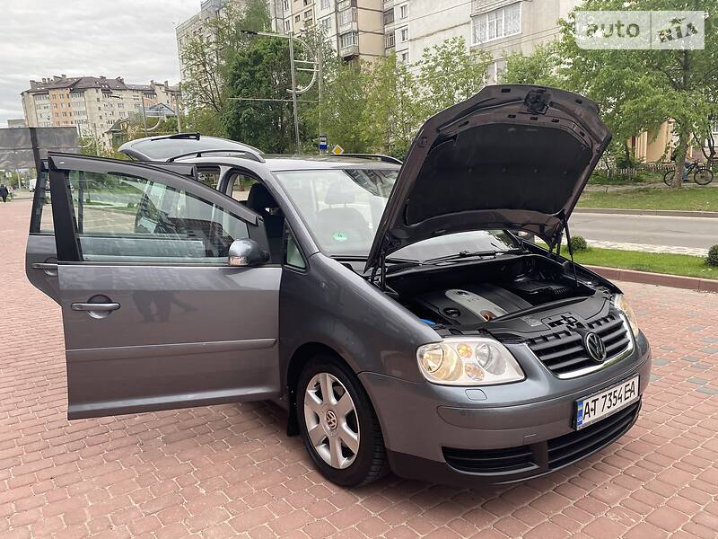 Універсал Volkswagen Touran 2006 в Івано-Франківську