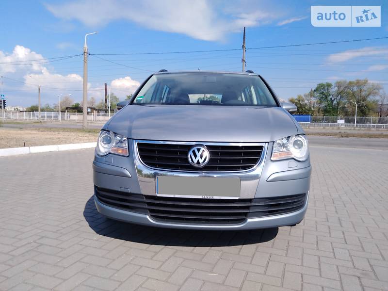 Мінівен Volkswagen Touran 2009 в Запоріжжі