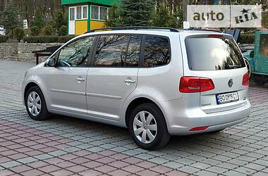 Мінівен Volkswagen Touran 2011 в 