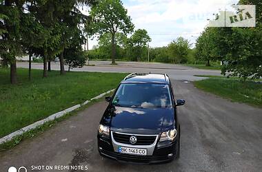 Універсал Volkswagen Touran 2009 в 