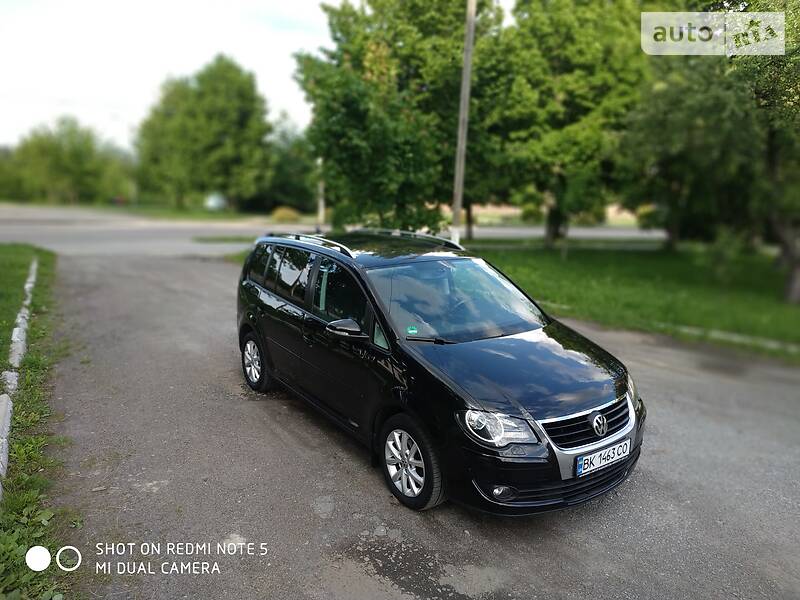 Універсал Volkswagen Touran 2009 в Дубні