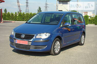 Мінівен Volkswagen Touran 2007 в 